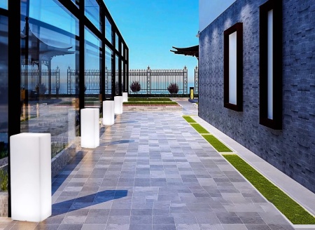 Светильник Колонна 30х80  питание от АКБ, RGB